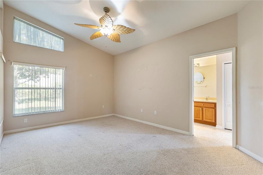 For Sale: $299,900 (3 beds, 2 baths, 1990 Square Feet)