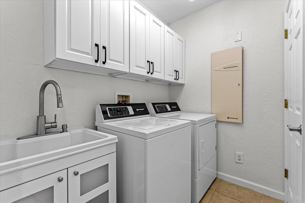 For Sale: $835,000 (5 beds, 3 baths, 3622 Square Feet)