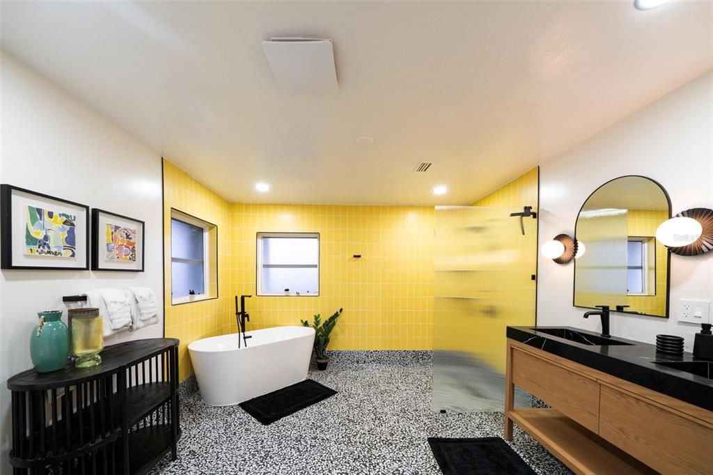 For Sale: $579,500 (3 beds, 2 baths, 1553 Square Feet)