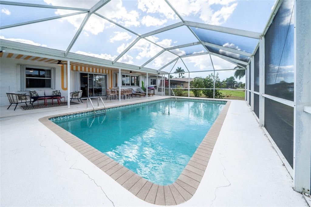 For Sale: $579,500 (3 beds, 2 baths, 1553 Square Feet)