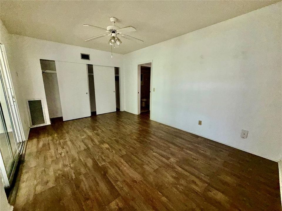 В аренду: $1,200 (1 спален, 1 ванн, 825 Квадратных фут)