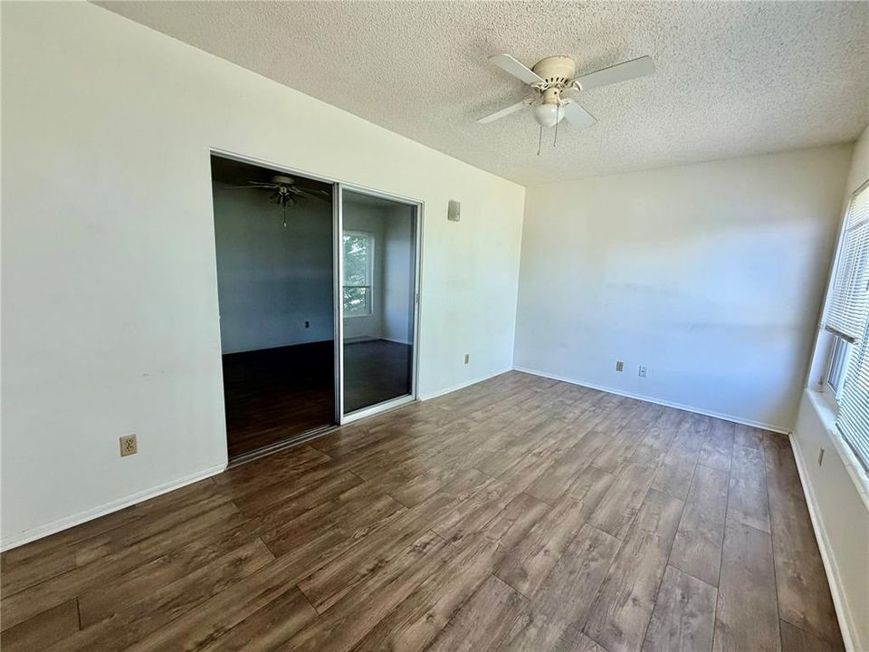 В аренду: $1,200 (1 спален, 1 ванн, 825 Квадратных фут)