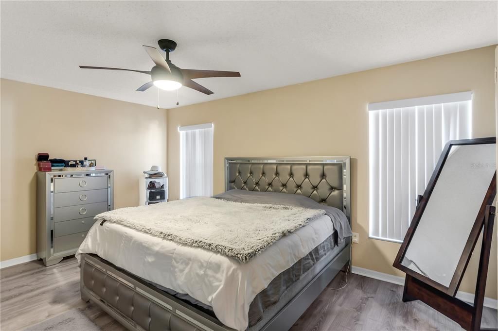 For Sale: $649,000 (3 beds, 2 baths, 2500 Square Feet)
