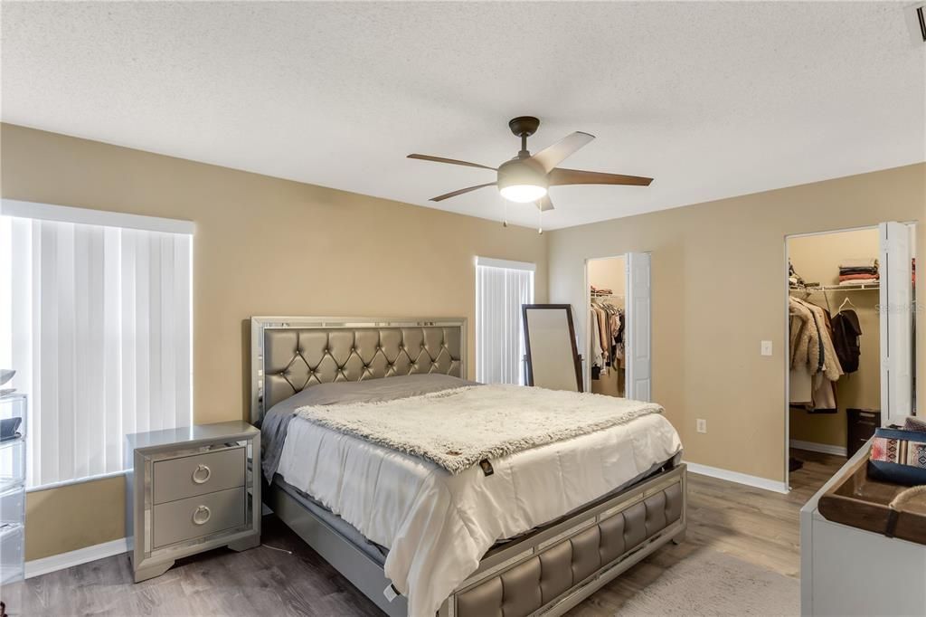 For Sale: $649,000 (3 beds, 2 baths, 2500 Square Feet)
