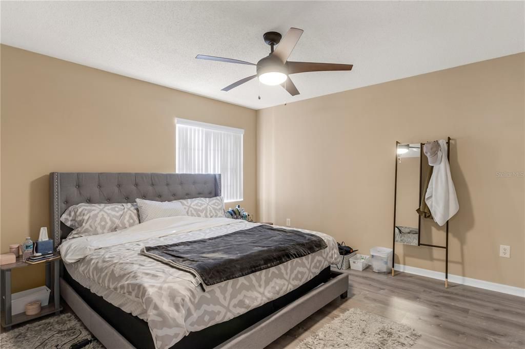 For Sale: $649,000 (3 beds, 2 baths, 2500 Square Feet)