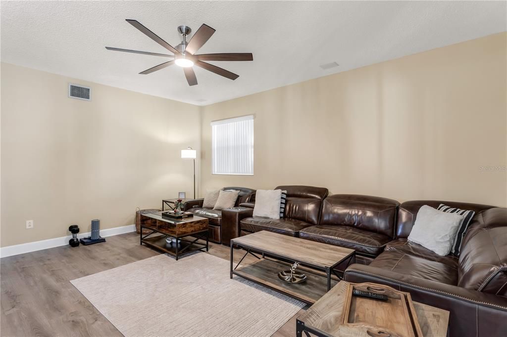 For Sale: $649,000 (3 beds, 2 baths, 2500 Square Feet)