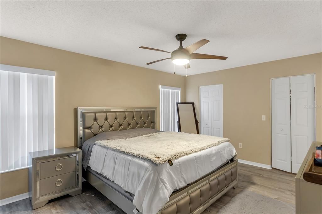 For Sale: $649,000 (3 beds, 2 baths, 2500 Square Feet)