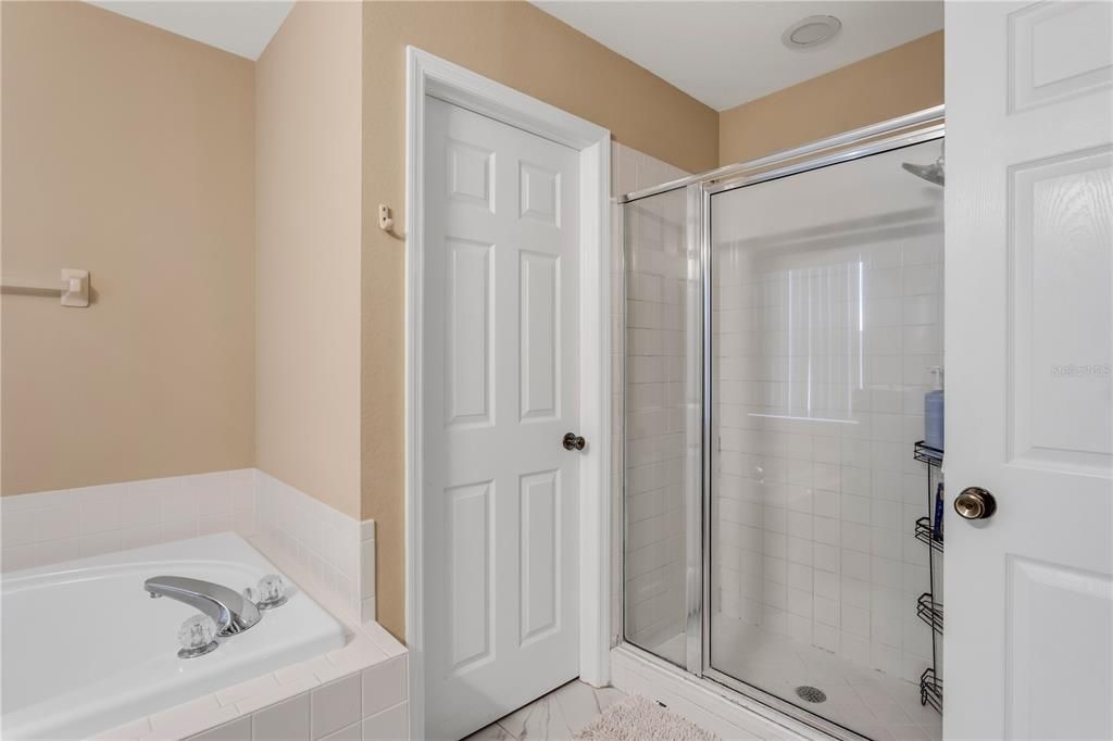 For Sale: $649,000 (3 beds, 2 baths, 2500 Square Feet)