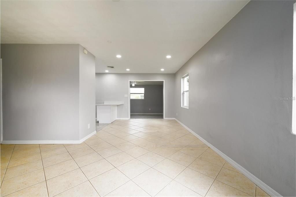 For Sale: $309,000 (4 beds, 2 baths, 1480 Square Feet)
