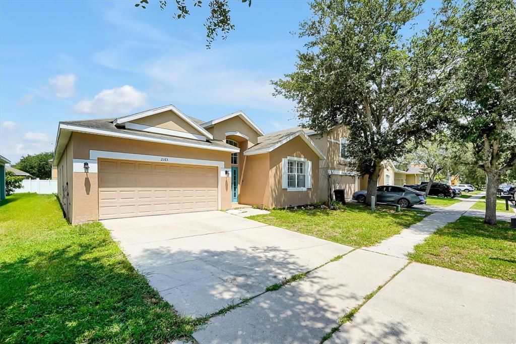 En Venta: $349,900 (4 camas, 2 baños, 1931 Pies cuadrados)