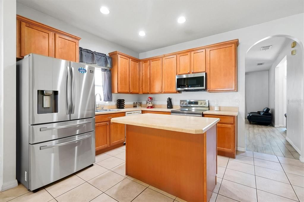 En Venta: $349,900 (4 camas, 2 baños, 1931 Pies cuadrados)