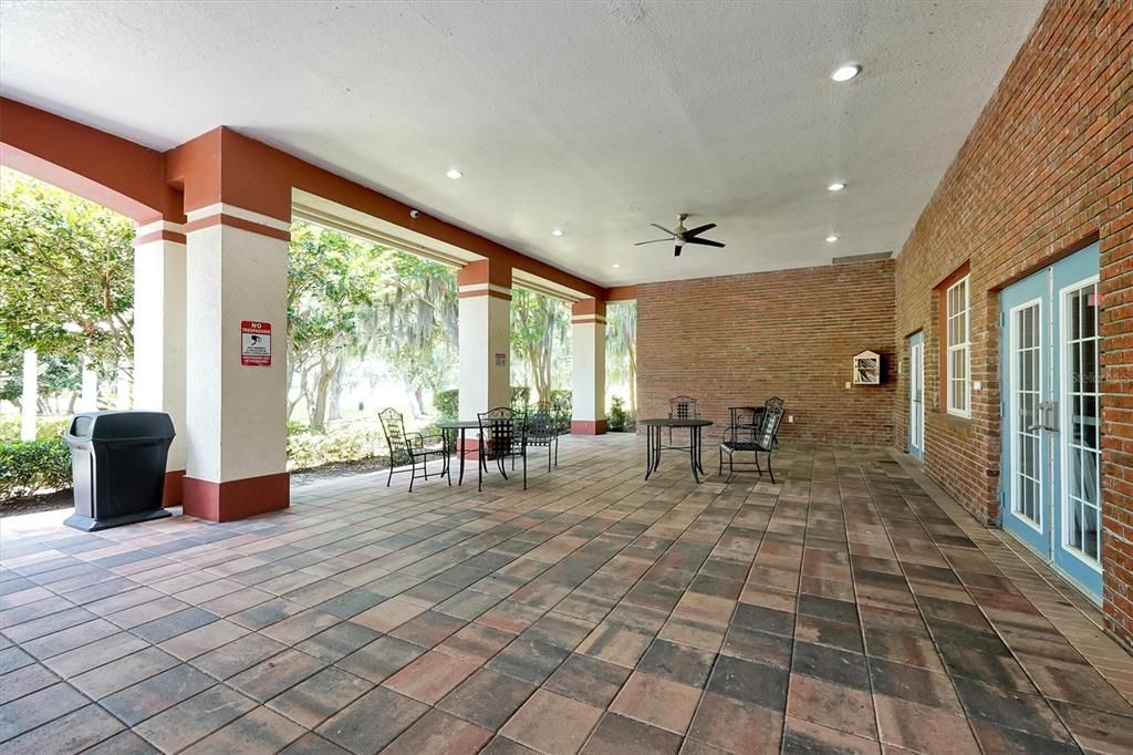 En Venta: $349,900 (4 camas, 2 baños, 1931 Pies cuadrados)