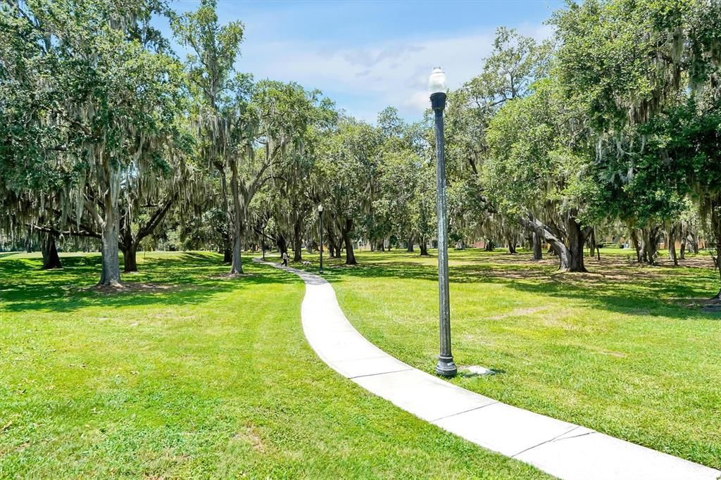 En Venta: $349,900 (4 camas, 2 baños, 1931 Pies cuadrados)