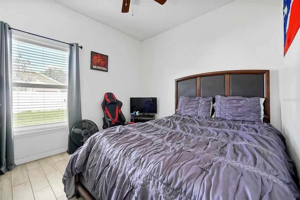 En Venta: $349,900 (4 camas, 2 baños, 1931 Pies cuadrados)