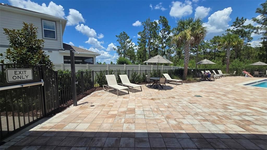 For Rent: $3,000 (4 beds, 2 baths, 1828 Square Feet)