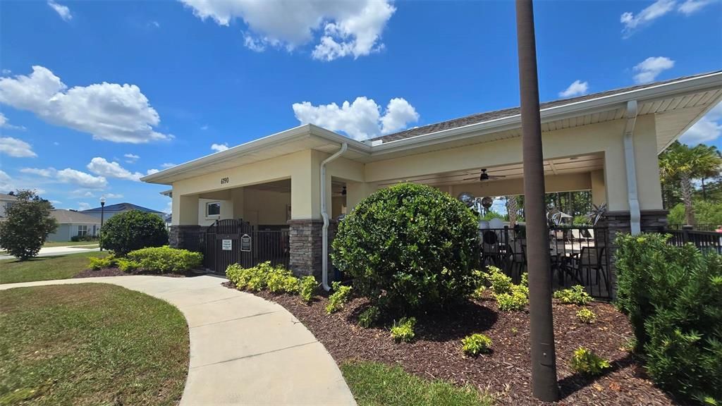 For Rent: $3,000 (4 beds, 2 baths, 1828 Square Feet)