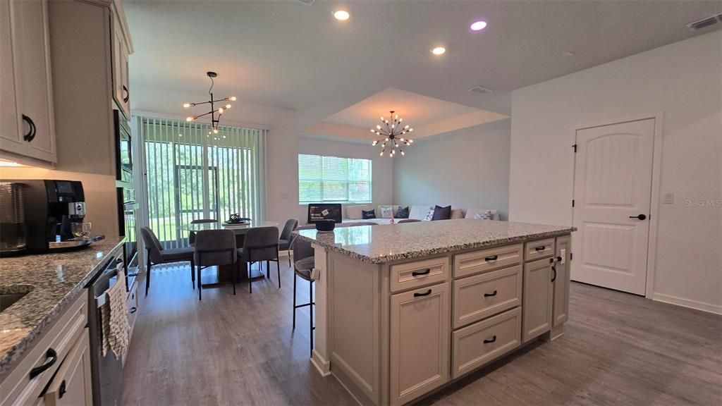 For Rent: $3,000 (4 beds, 2 baths, 1828 Square Feet)