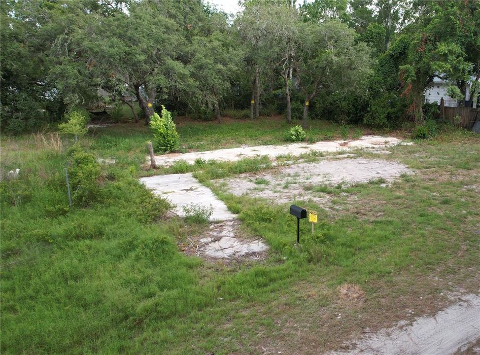 На продажу: $24,900 (0.19 acres)