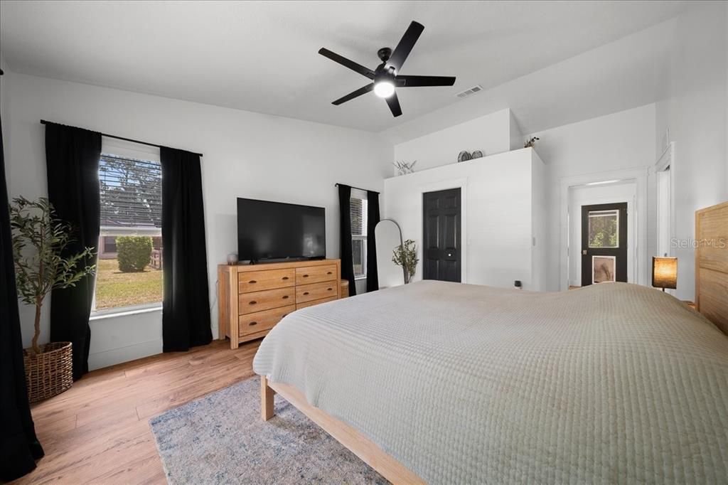For Sale: $419,900 (3 beds, 2 baths, 1626 Square Feet)