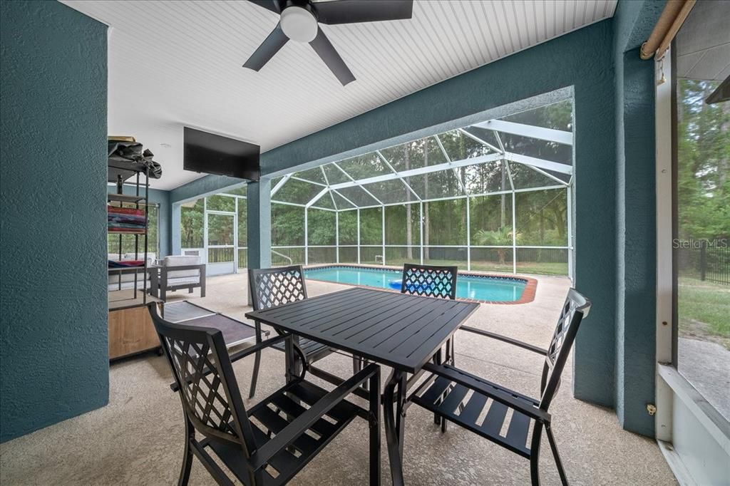 For Sale: $419,900 (3 beds, 2 baths, 1626 Square Feet)