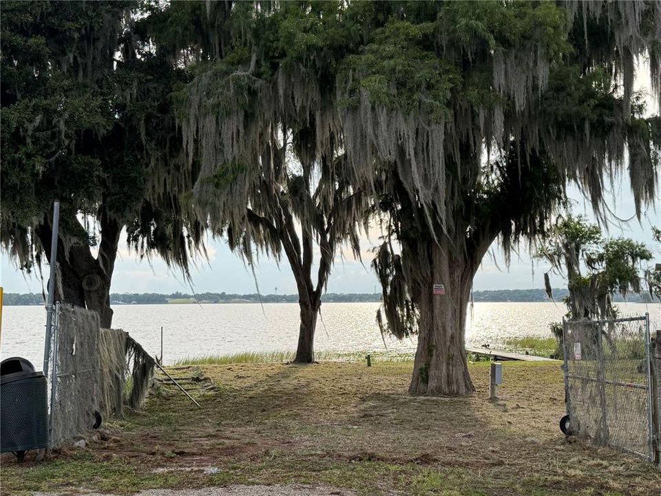 For Sale: $277,000 (1 beds, 1 baths, 400 Square Feet)