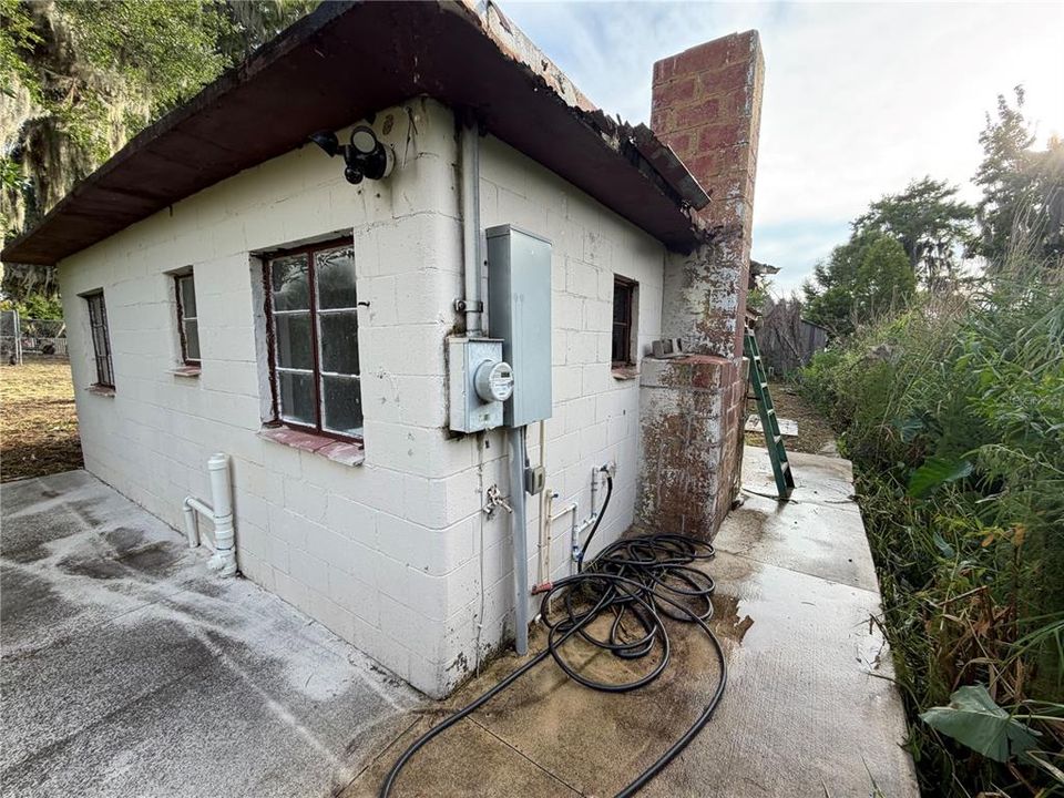 For Sale: $277,000 (1 beds, 1 baths, 400 Square Feet)