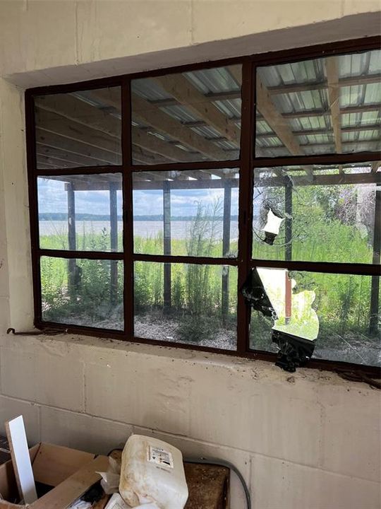 For Sale: $277,000 (1 beds, 1 baths, 400 Square Feet)