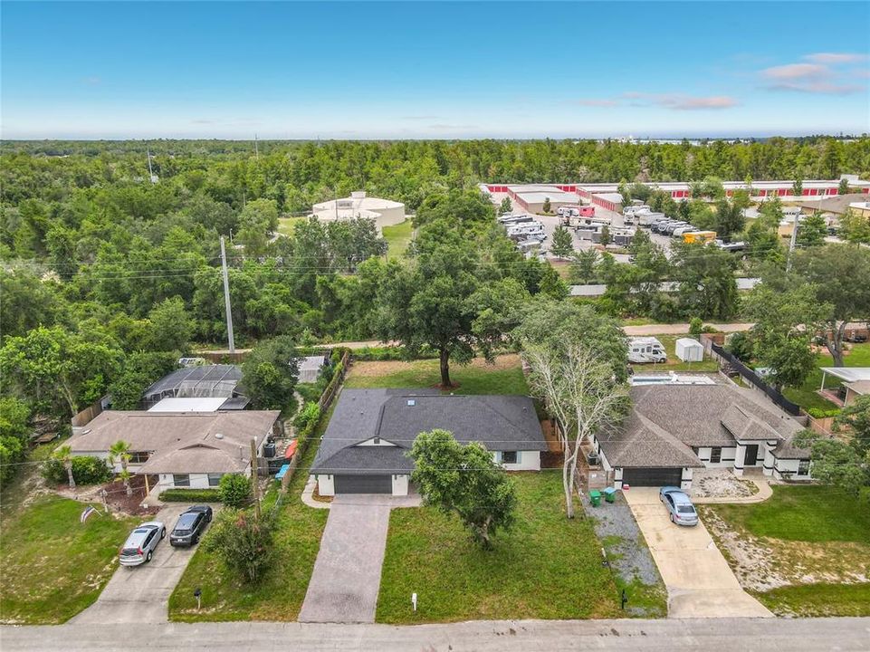 Под контрактом: $415,900 (4 спален, 2 ванн, 2000 Квадратных фут)