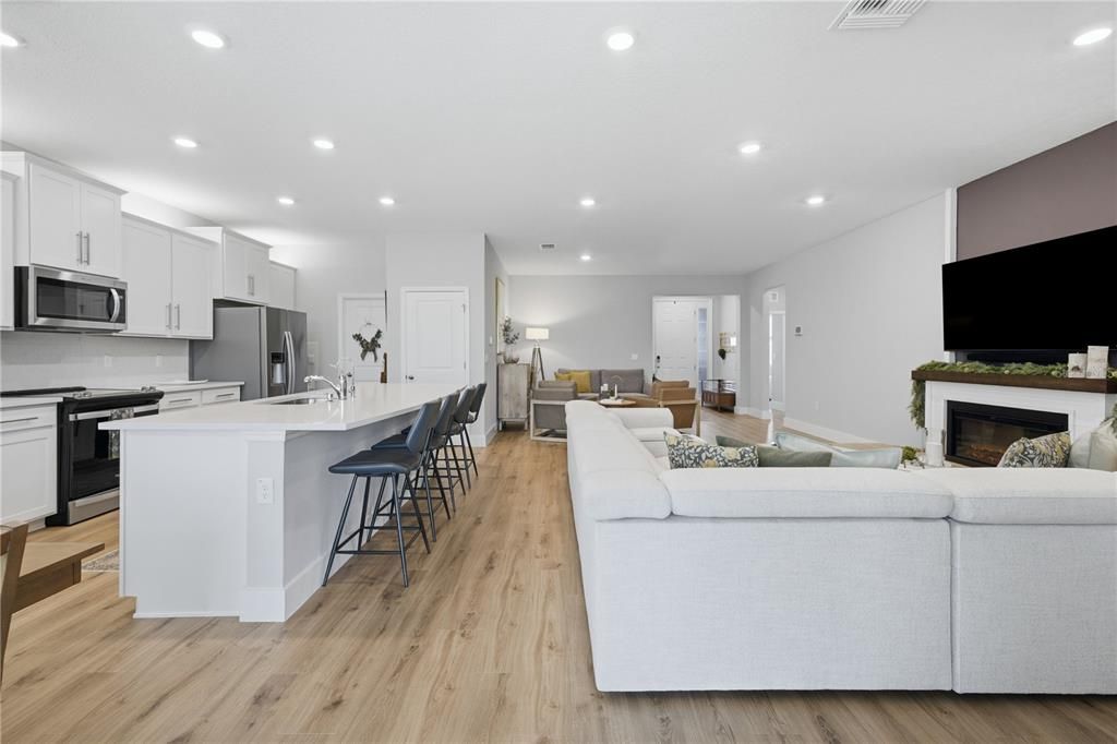For Sale: $459,900 (3 beds, 2 baths, 1844 Square Feet)