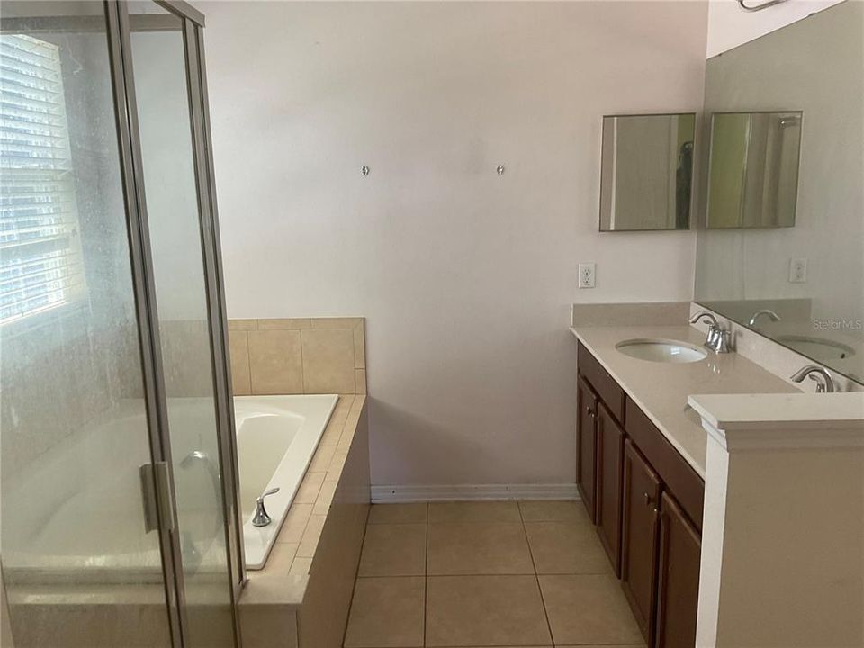 For Sale: $374,500 (3 beds, 2 baths, 1656 Square Feet)