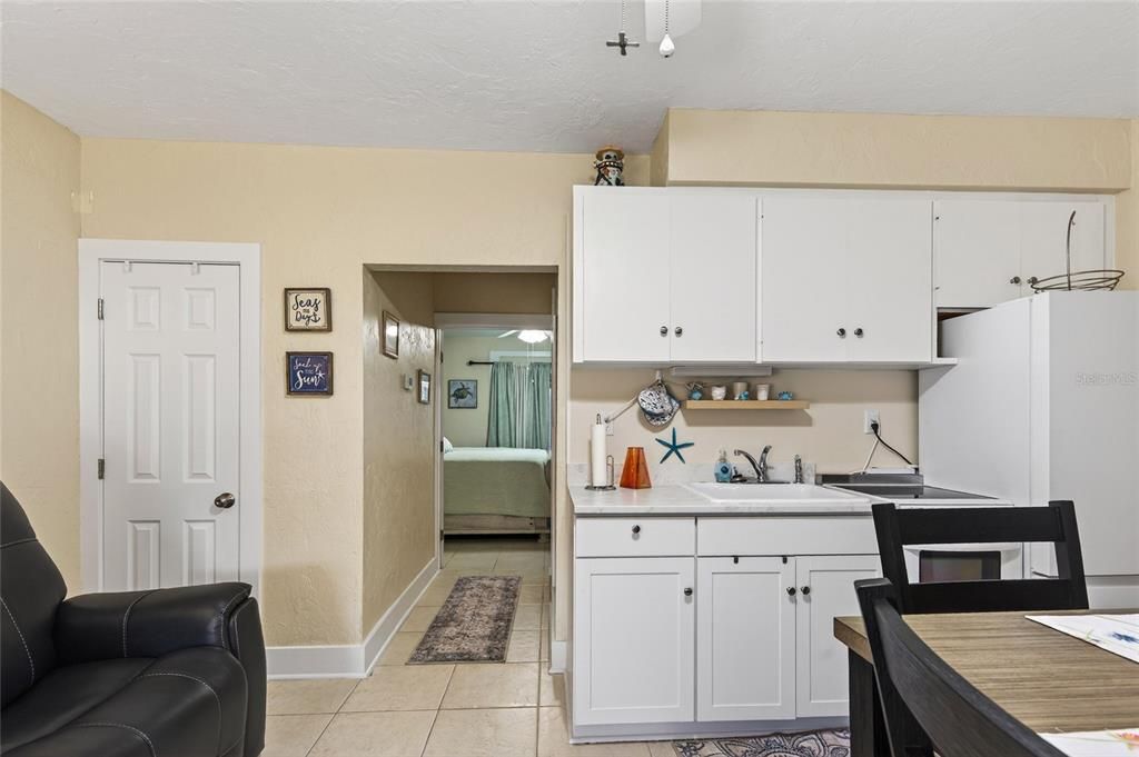 For Sale: $325,000 (1 beds, 1 baths, 512 Square Feet)