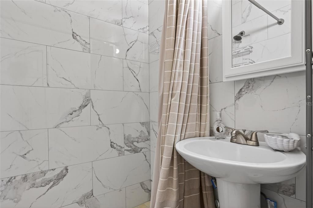 For Sale: $325,000 (1 beds, 1 baths, 512 Square Feet)