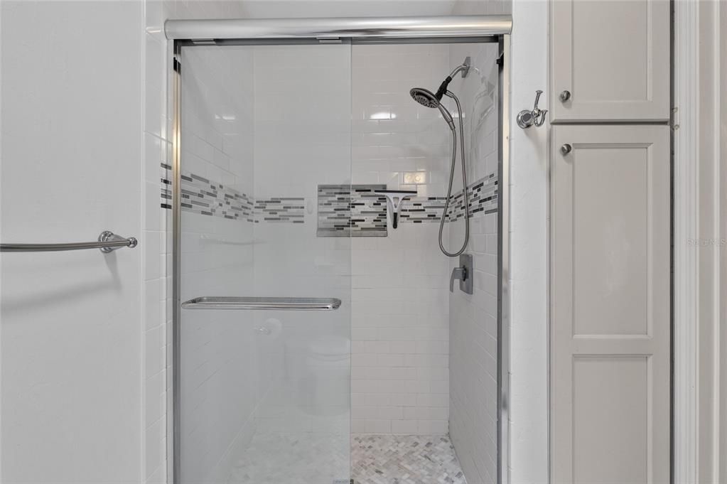 На продажу: $235,000 (3 спален, 2 ванн, 1092 Квадратных фут)