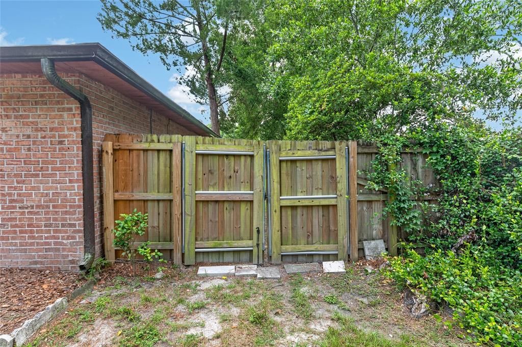 На продажу: $235,000 (3 спален, 2 ванн, 1092 Квадратных фут)