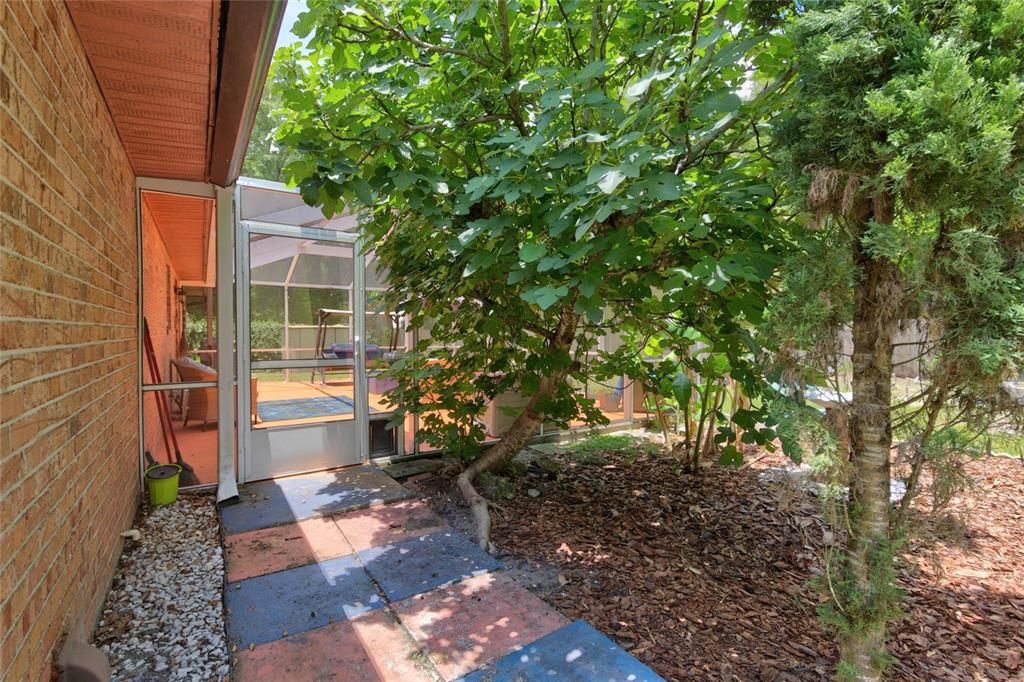На продажу: $235,000 (3 спален, 2 ванн, 1092 Квадратных фут)
