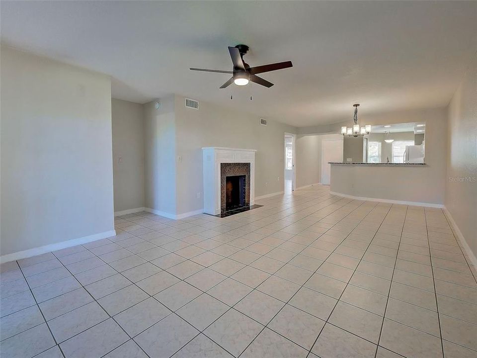 For Sale: $189,000 (2 beds, 2 baths, 1153 Square Feet)