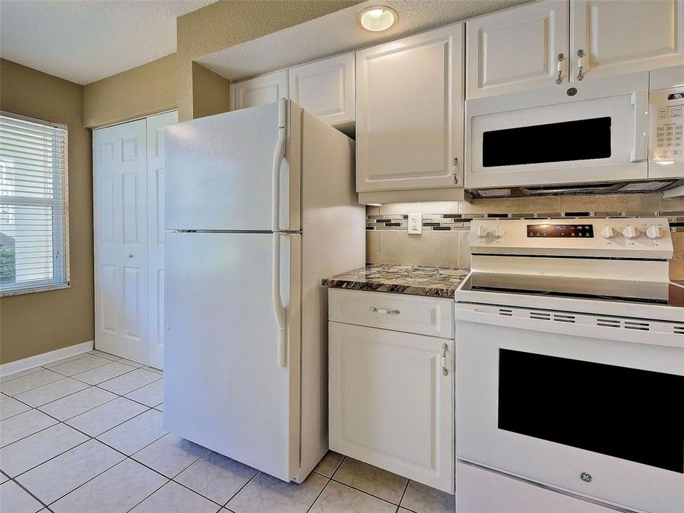 For Sale: $189,000 (2 beds, 2 baths, 1153 Square Feet)