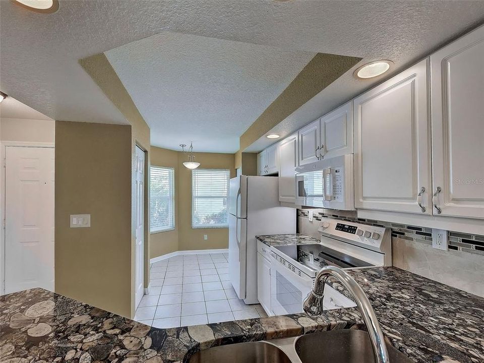 For Sale: $189,000 (2 beds, 2 baths, 1153 Square Feet)