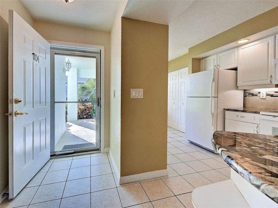 For Sale: $189,000 (2 beds, 2 baths, 1153 Square Feet)