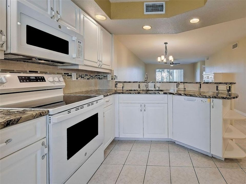 For Sale: $189,000 (2 beds, 2 baths, 1153 Square Feet)