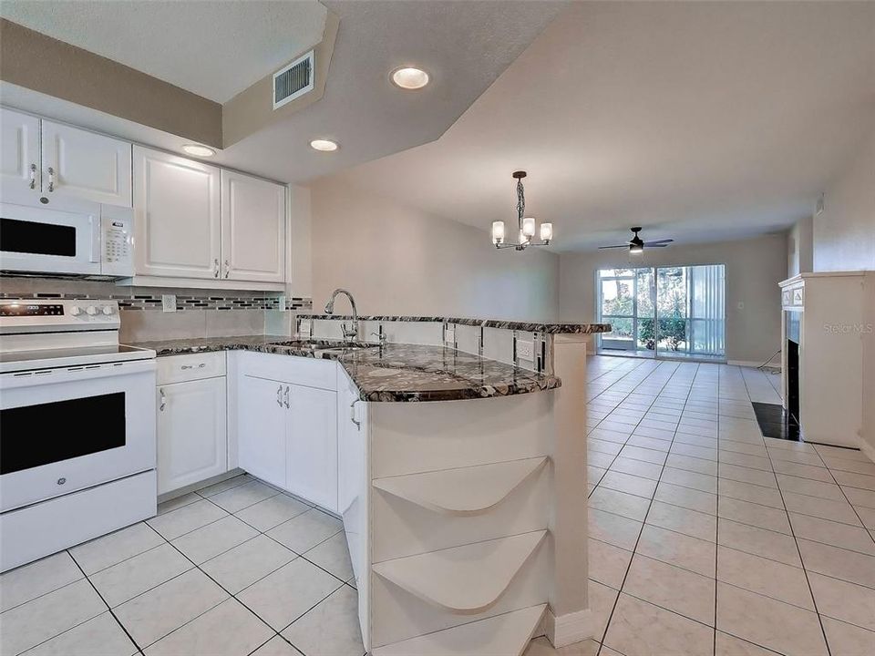 For Sale: $189,000 (2 beds, 2 baths, 1153 Square Feet)