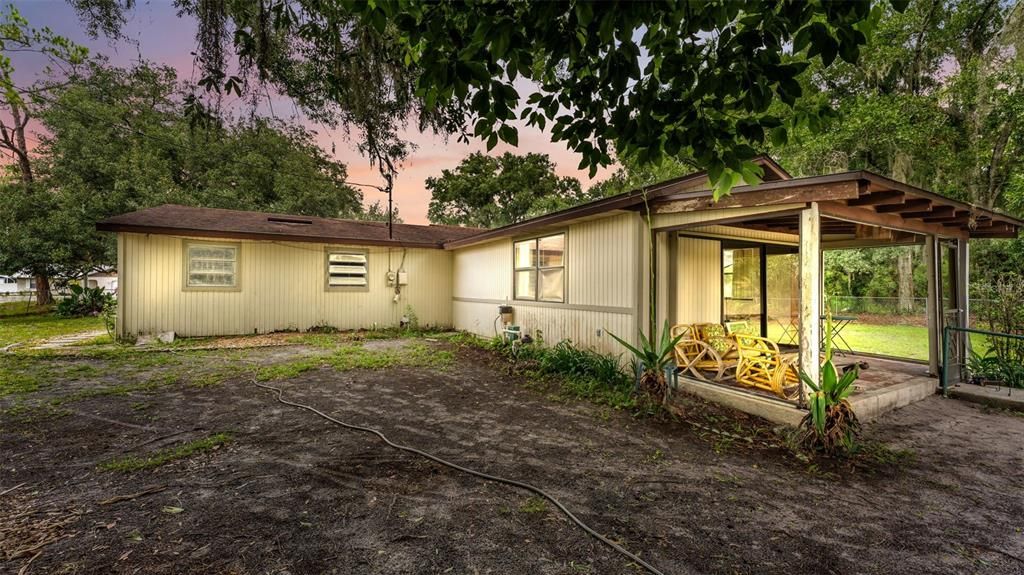En Venta: $650,000 (3 camas, 2 baños, 1600 Pies cuadrados)