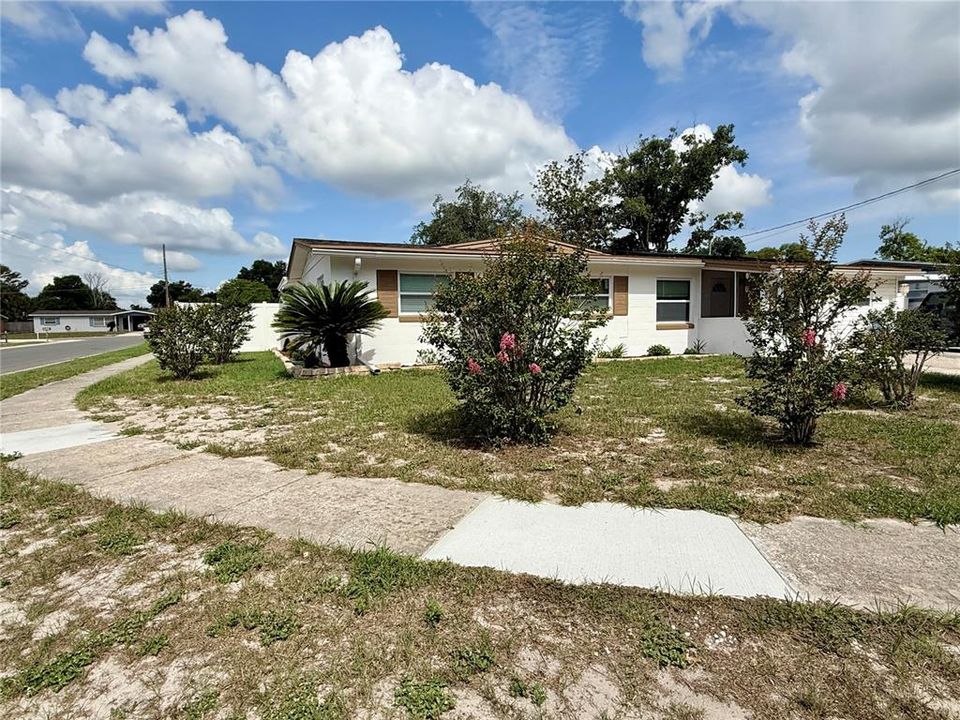En Venta: $324,000 (3 camas, 2 baños, 1321 Pies cuadrados)