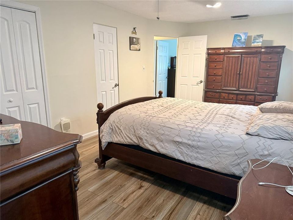 En Venta: $324,000 (3 camas, 2 baños, 1321 Pies cuadrados)