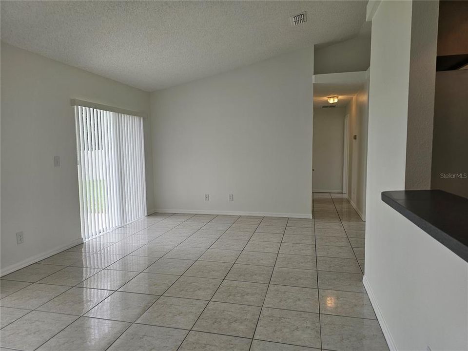 For Rent: $2,025 (3 beds, 2 baths, 1294 Square Feet)