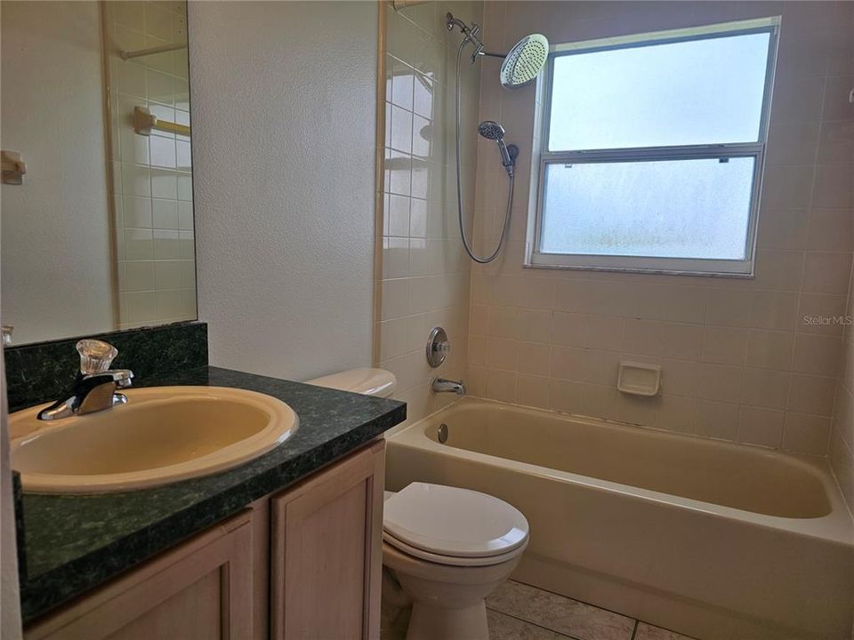 For Rent: $2,025 (3 beds, 2 baths, 1294 Square Feet)
