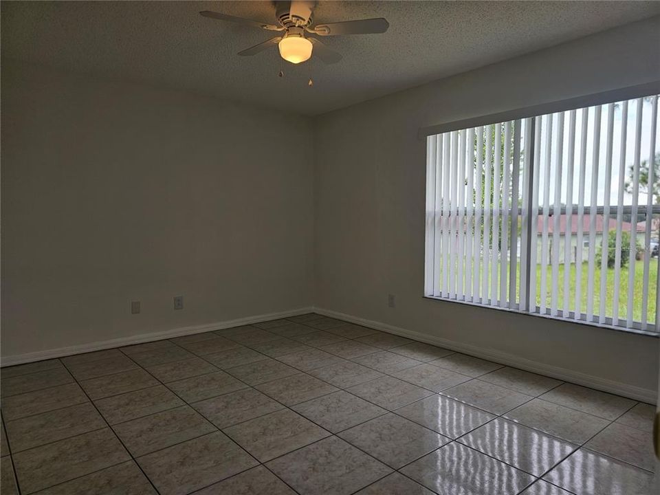 For Rent: $2,025 (3 beds, 2 baths, 1294 Square Feet)