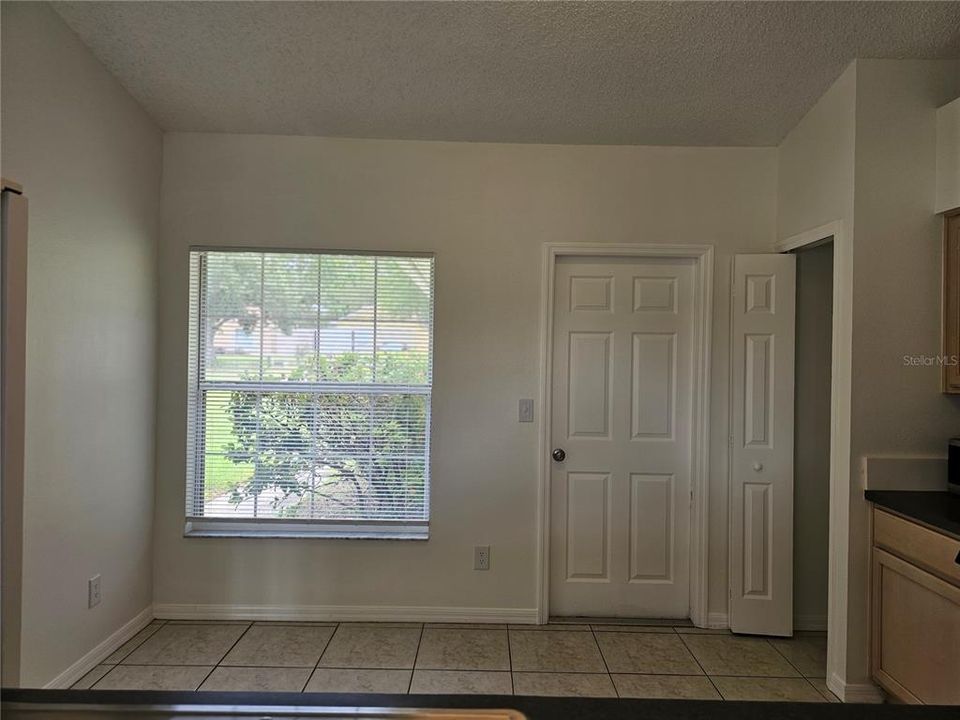For Rent: $2,025 (3 beds, 2 baths, 1294 Square Feet)