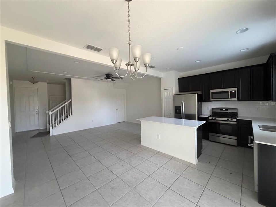 For Sale: $326,000 (3 beds, 2 baths, 1774 Square Feet)