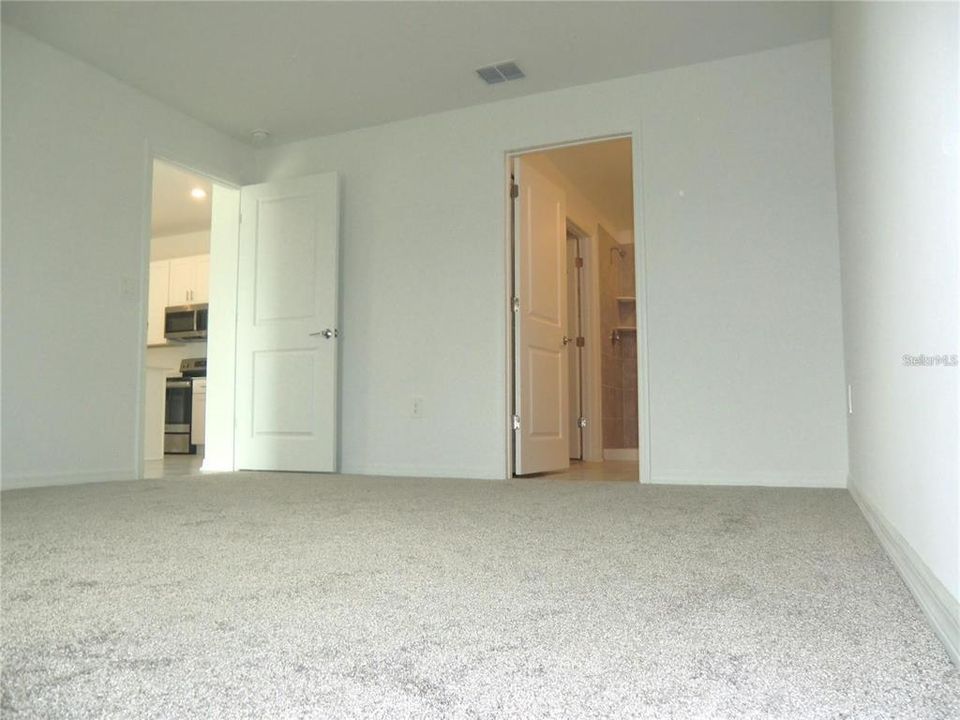 For Rent: $2,099 (3 beds, 2 baths, 1560 Square Feet)